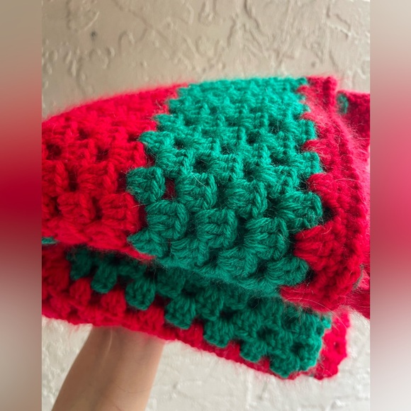 CROCHET multipurpose blanket acrylic wool, 41'x41'x41'x41'. Red-Green. Handmade - Picture 14 of 17